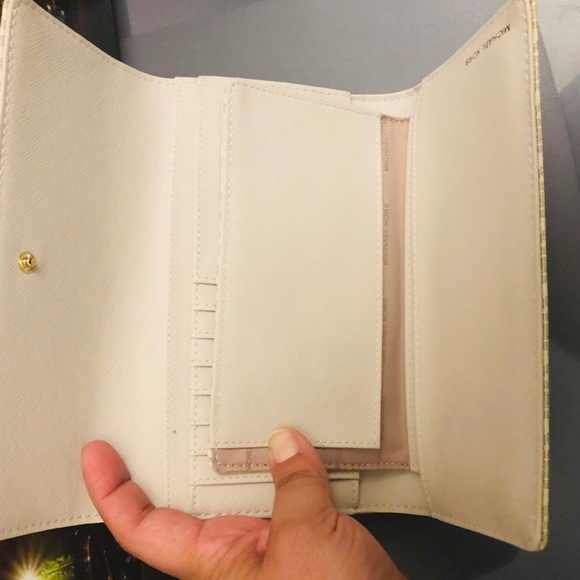 Sneaker and wallet new, MK size 6m - Picture 13 of 16